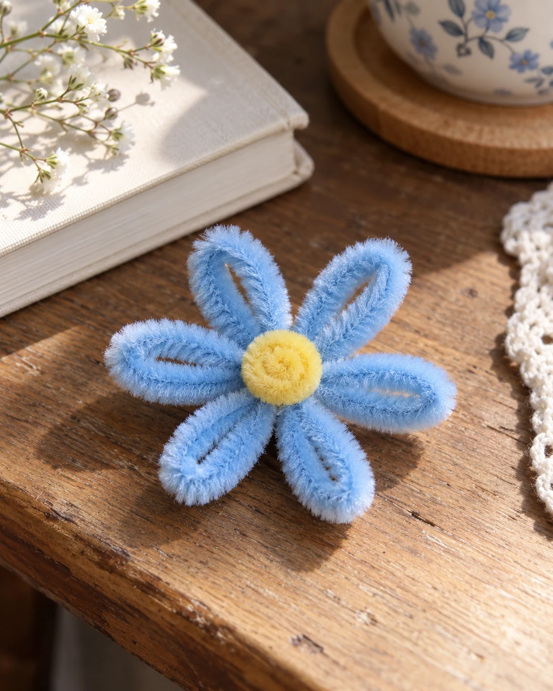 Illustrative concept: long petal flower.