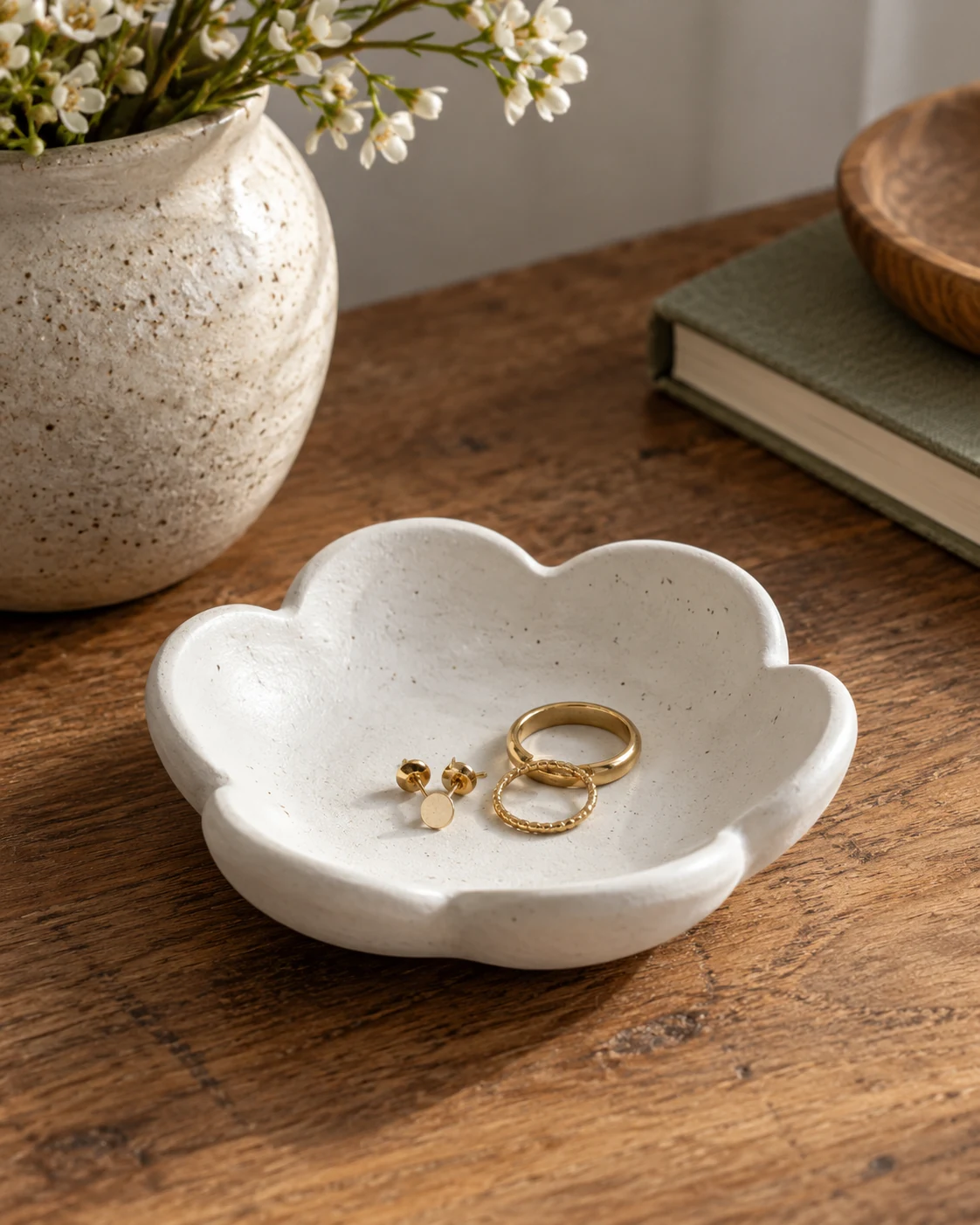 Illustrative concept: a gently scalloped edge.