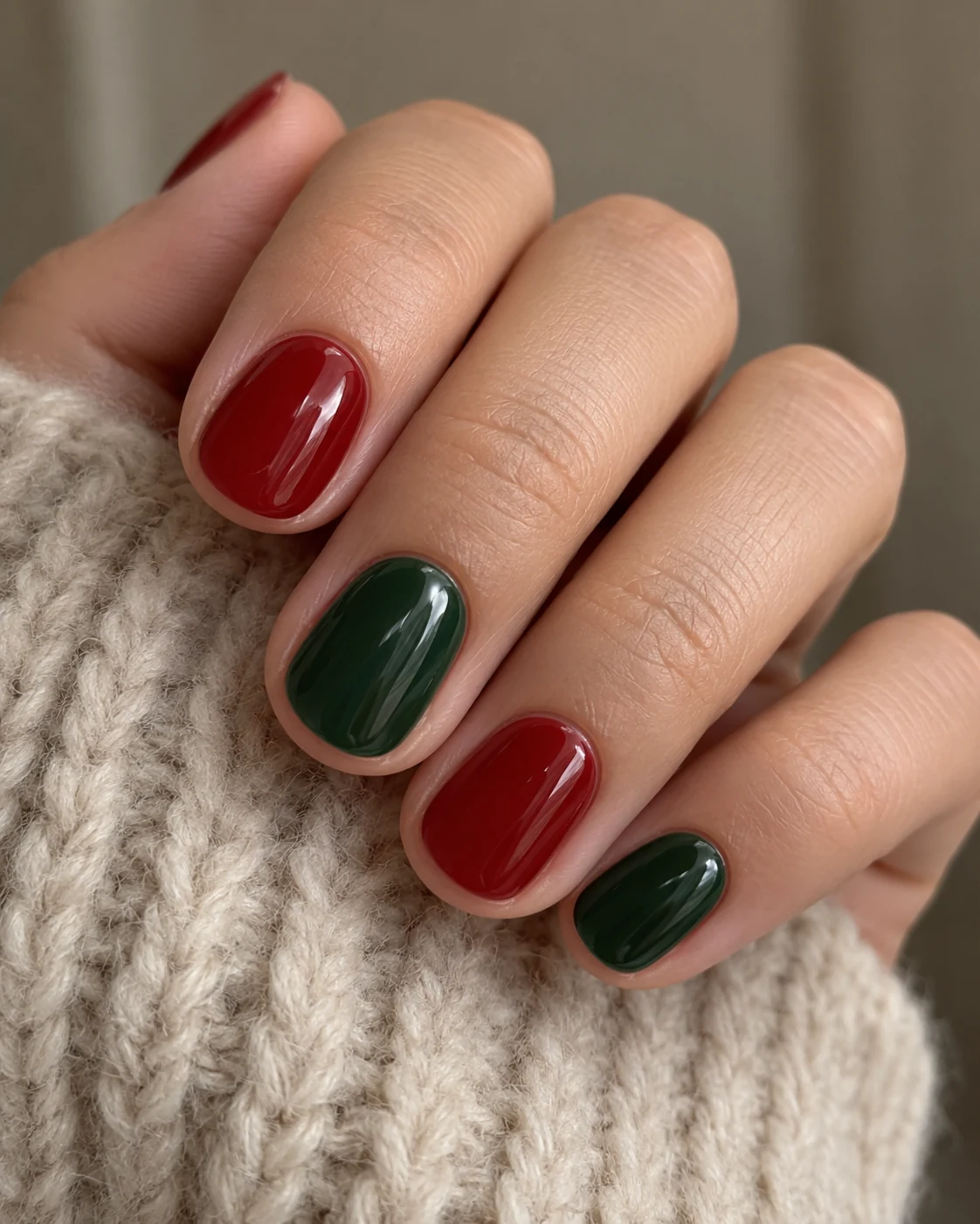 Illustrative nails concept: alternating red and forest green.